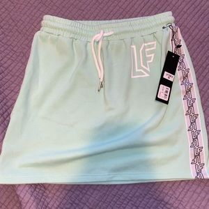 LF SKIRT W/ TAGS